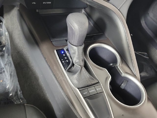 Used 2024 Toyota Camry LE w/ Convenience Package FWD image 30