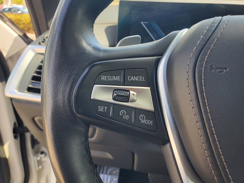 Used 2025 BMW X5 xDrive50e image 25