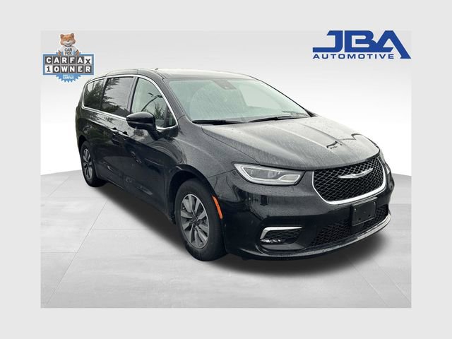 Used 2023 Chrysler Pacifica Touring-L FWD image 1