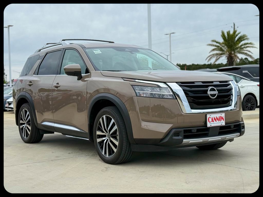 Used 2024 Nissan Pathfinder Platinum w/ Cargo Package image 5