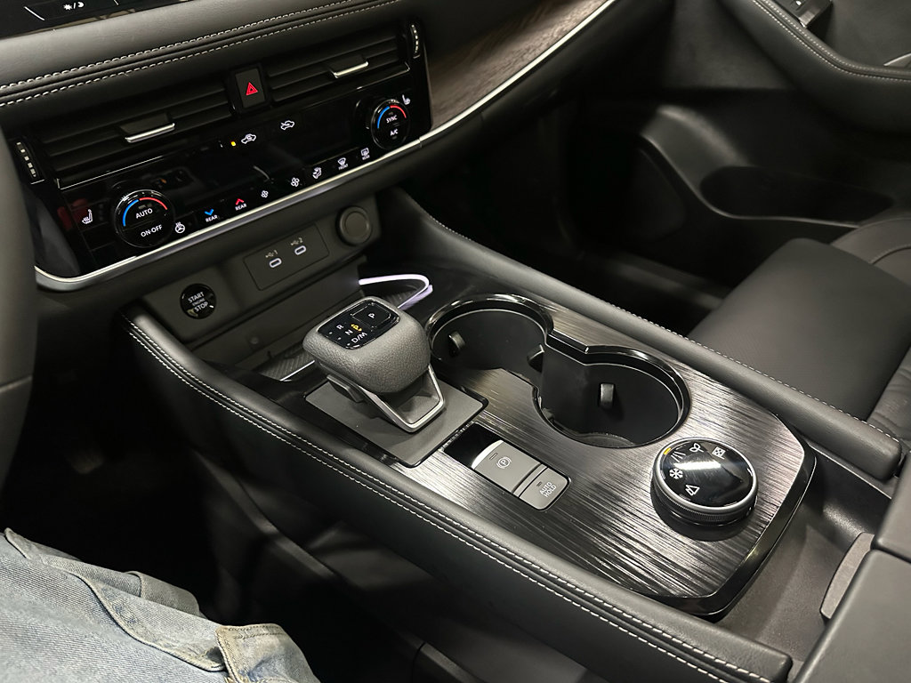 Used 2026 Nissan Rogue Platinum w/ Platinum Premium Package image 29