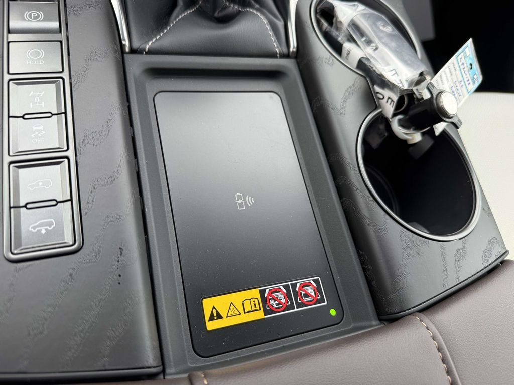 Used 2026 Lexus LX 600 4WD w/ Accessory Package (2T) image 28
