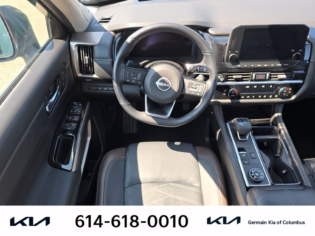 Used 2023 Nissan Pathfinder Platinum AWD/4WD image 16