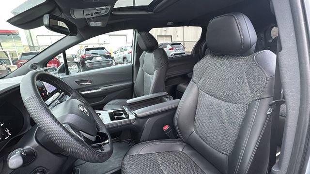 Used 2023 Toyota Sienna XSE image 28