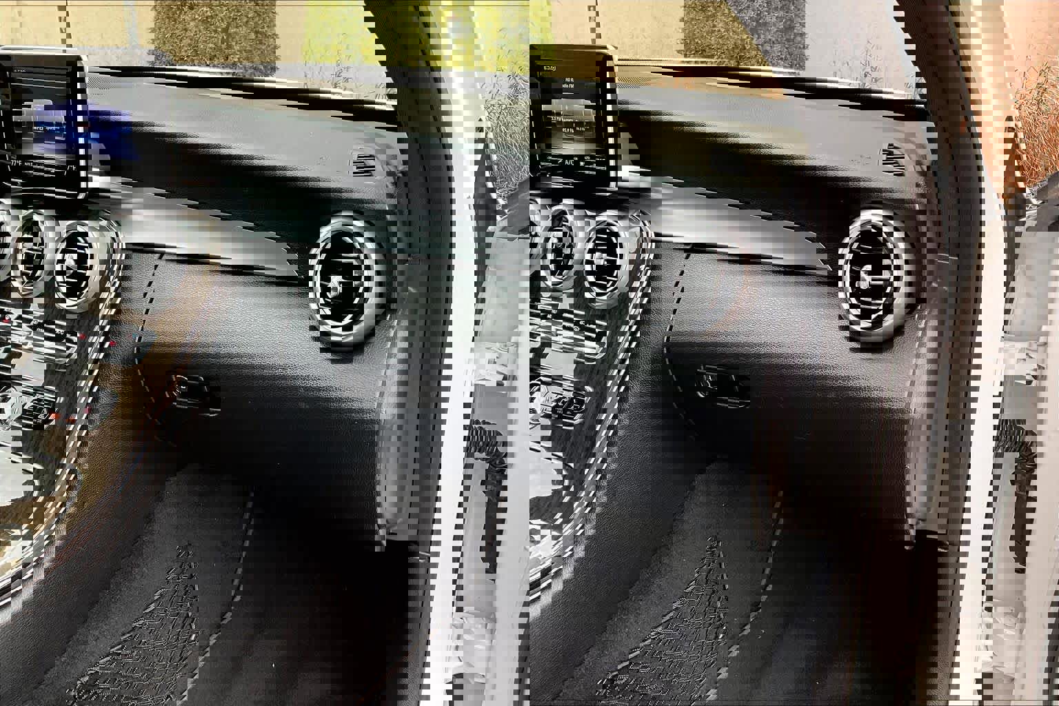 Used 2018 Mercedes-Benz C 300 4MATIC Sedan image 18