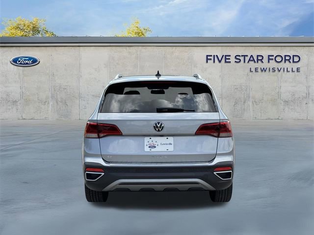 Used 2022 Volkswagen Taos SE FWD image 5