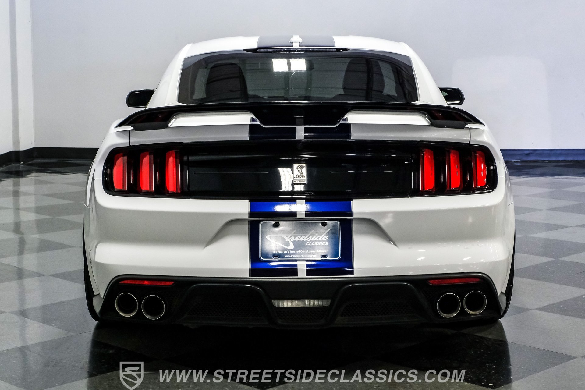 Used 2019 Ford Mustang Shelby GT350 w/ Technology Package RWD image 11