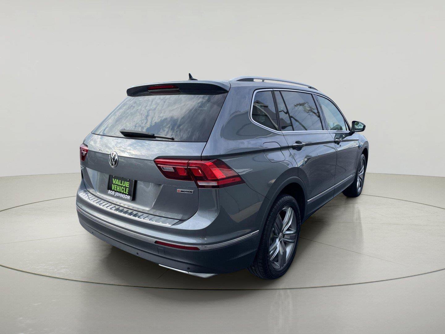 Used 2020 Volkswagen Tiguan SEL AWD/4WD image 7