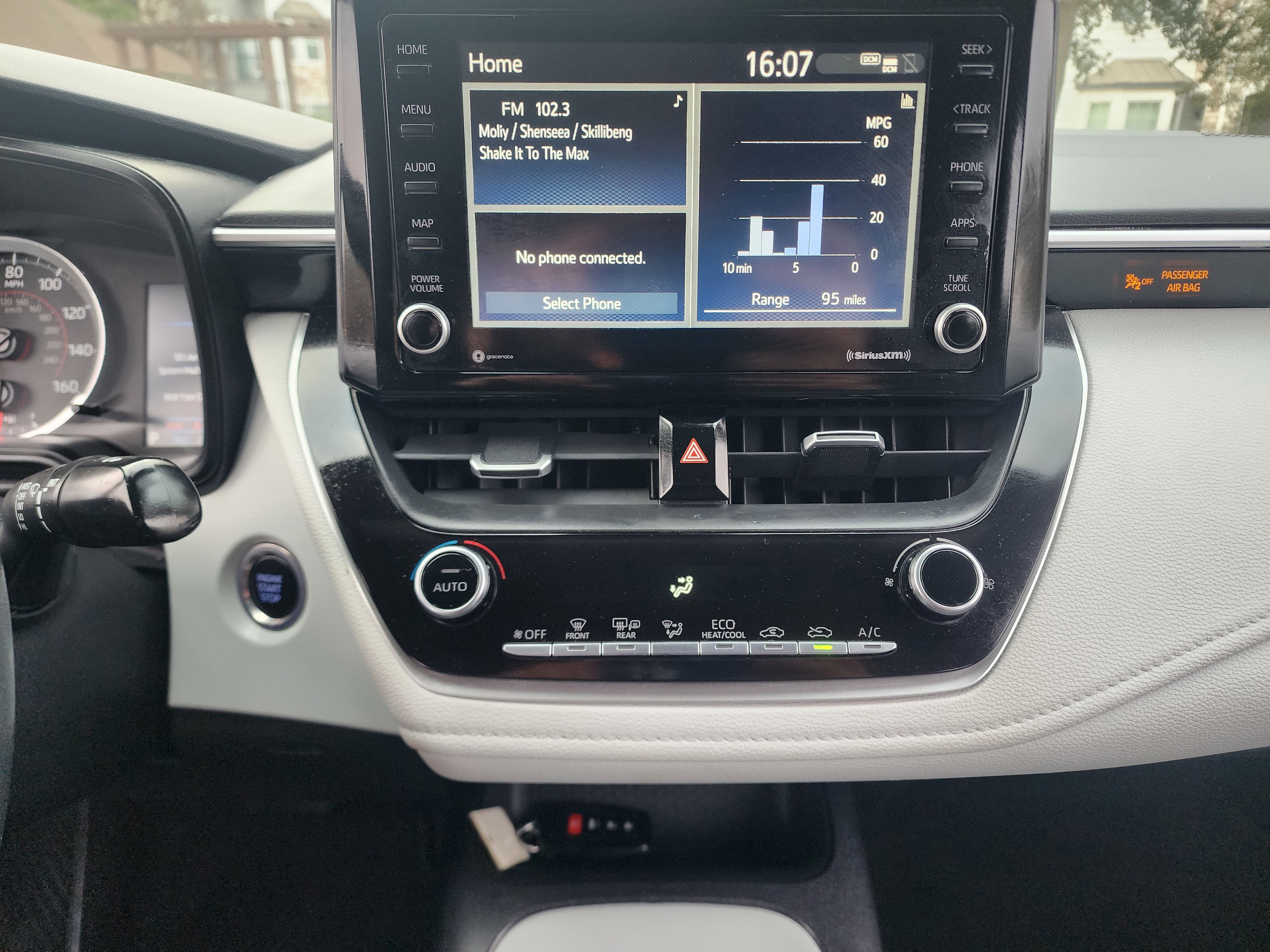 Used 2022 Toyota Corolla SE FWD image 31