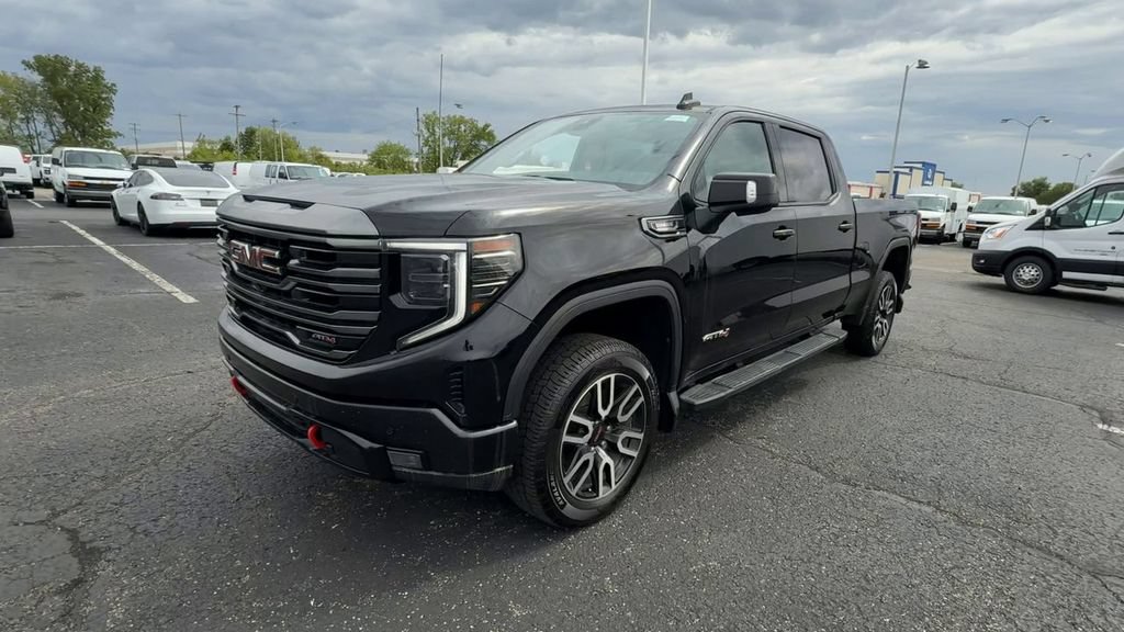 Used 2023 GMC Sierra 1500 AT4 w/ AT4 Preferred Package AWD/4WD image 4