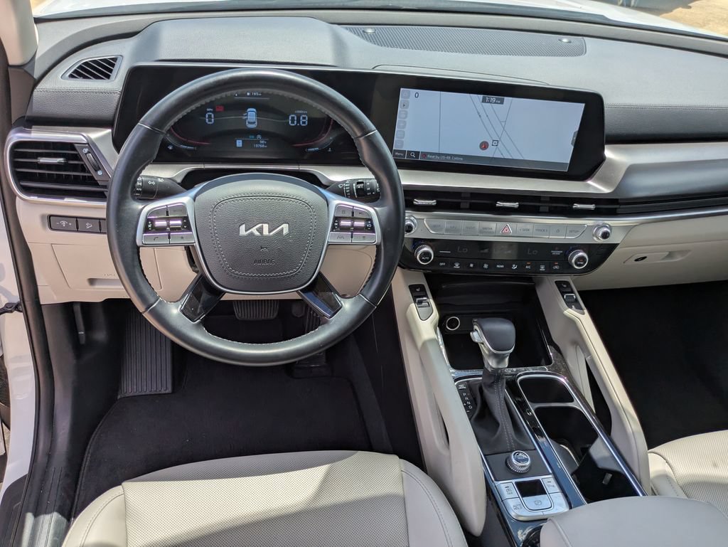 Used 2025 Kia Telluride S FWD image 11