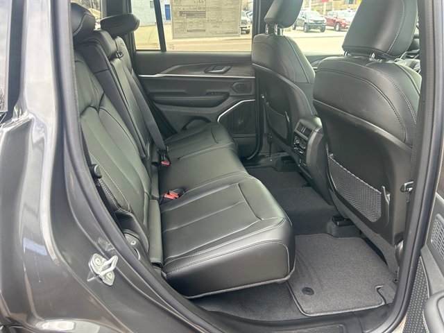New 2026 Jeep Grand Cherokee Limited w/ Limited Altitude Package image 17