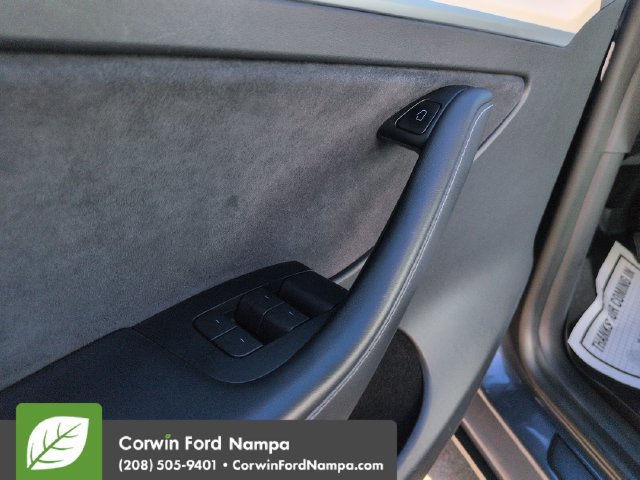 Used 2022 Tesla Model Y Long Range AWD/4WD image 11