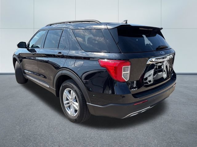 Used 2023 Ford Explorer XLT w/ Equipment Group 202A AWD/4WD image 2