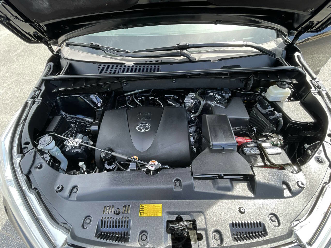Used 2019 Toyota Highlander XLE AWD/4WD image 26
