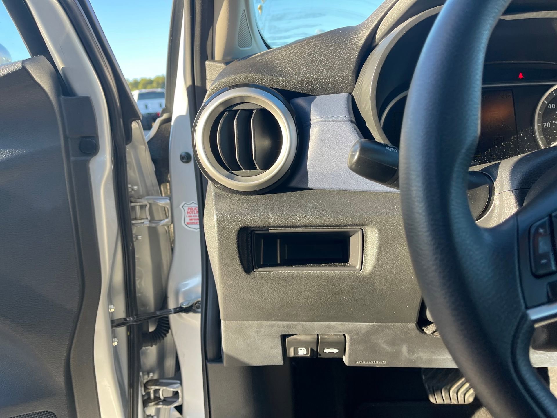 Used 2023 Nissan Versa SV image 14