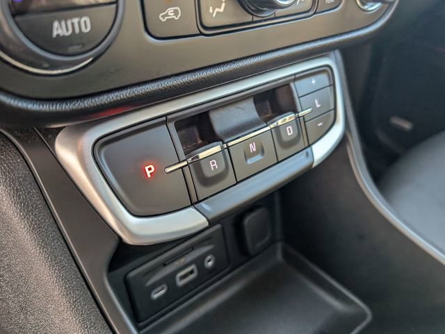 Used 2022 GMC Terrain SLT w/ Infotainment Package II image 23