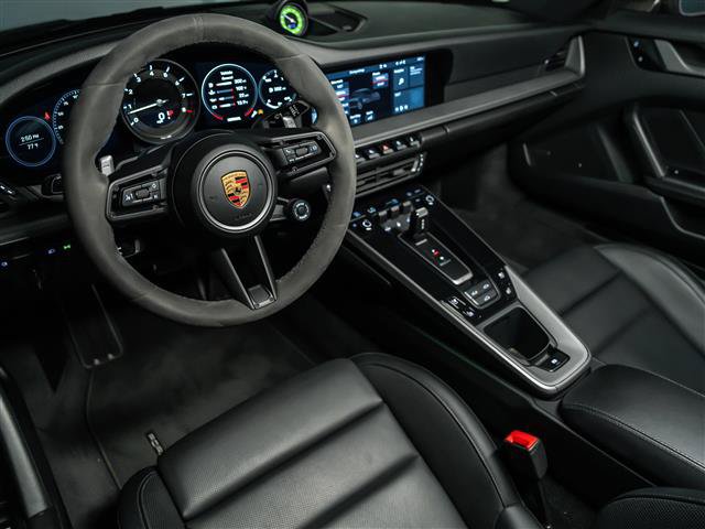 Used 2021 Porsche 911 Carrera 4 AWD/4WD image 4