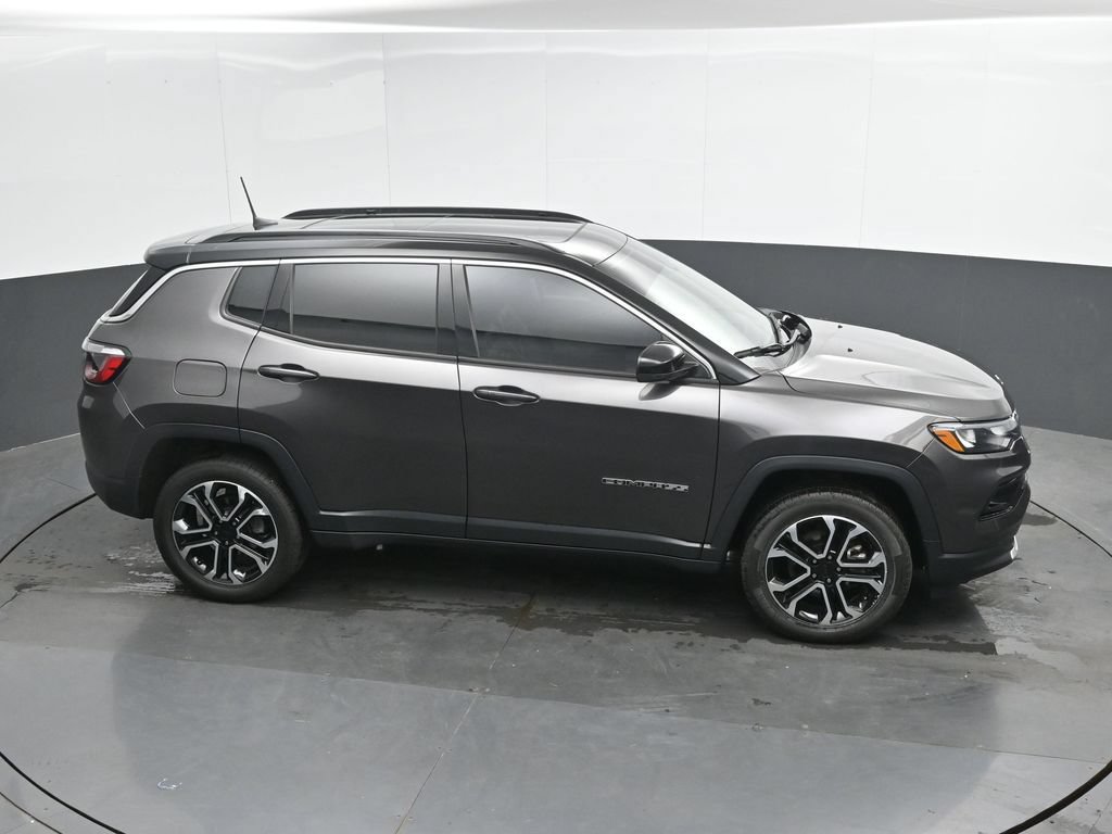 Used 2022 Jeep Compass Limited w/ Sun and Sound Group AWD/4WD image 34