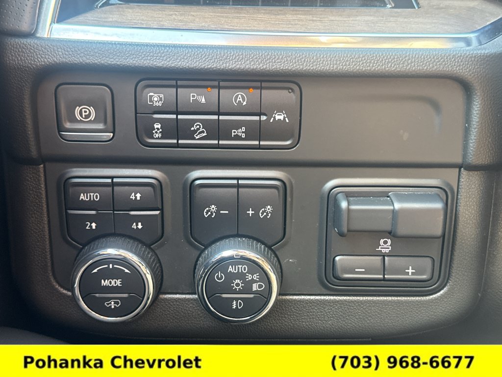Used 2025 Chevrolet Suburban High Country AWD/4WD image 16