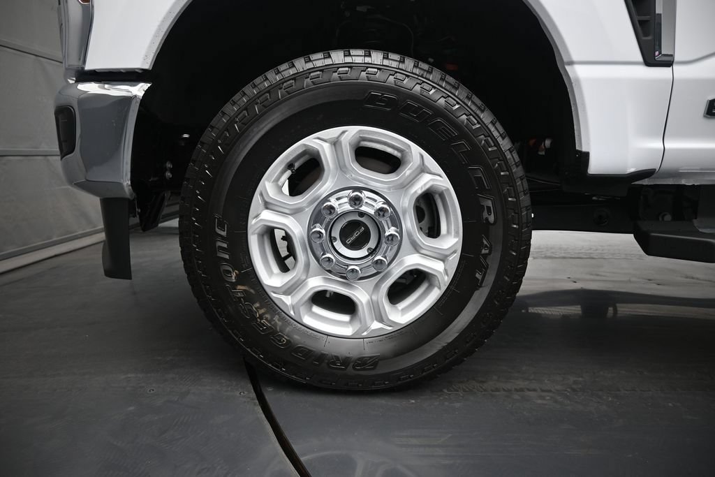 New 2026 Ford F350 XLT w/ FX4 Off-Road Package AWD/4WD image 24