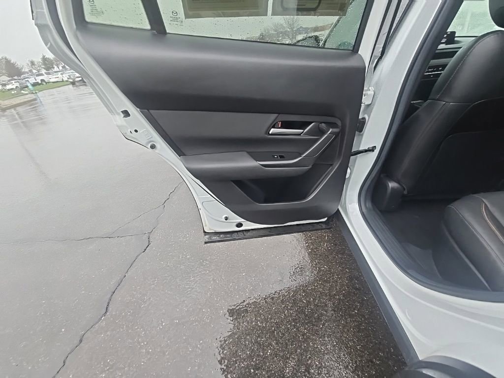 Used 2025 MAZDA CX-50 AWD 2.5 Hybrid w/ Premium Pkg image 25