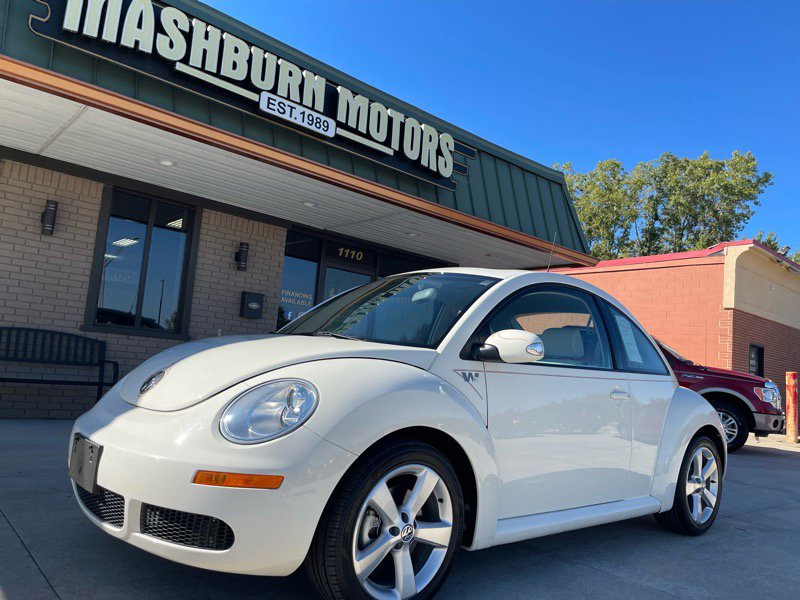 Used 2008 Volkswagen Beetle S image 2