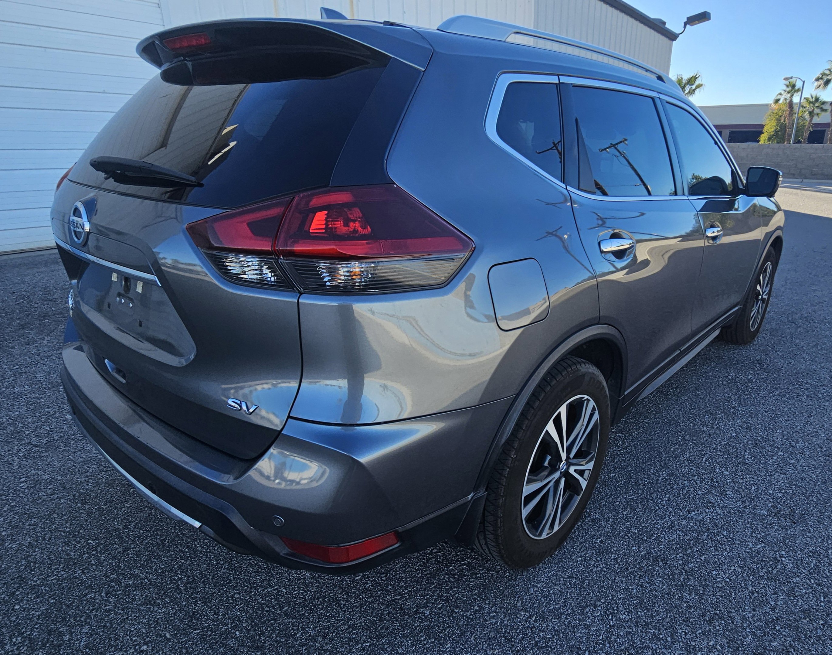 Used 2020 Nissan Rogue SV w/ Premium Package image 5