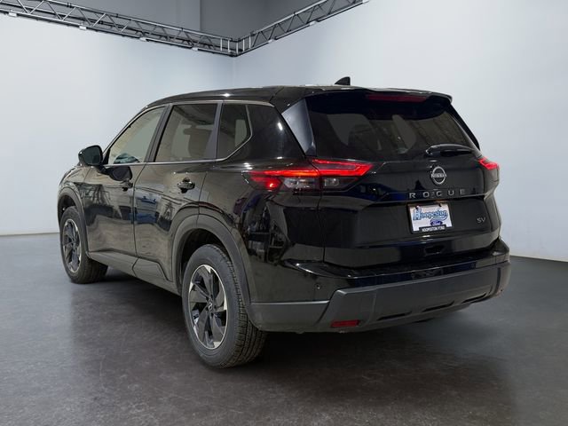 Used 2024 Nissan Rogue SV image 3