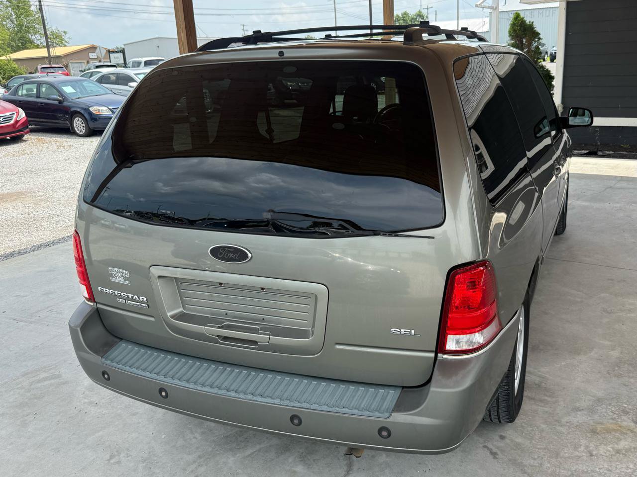 Used 2005 Ford Freestar SEL FWD image 61