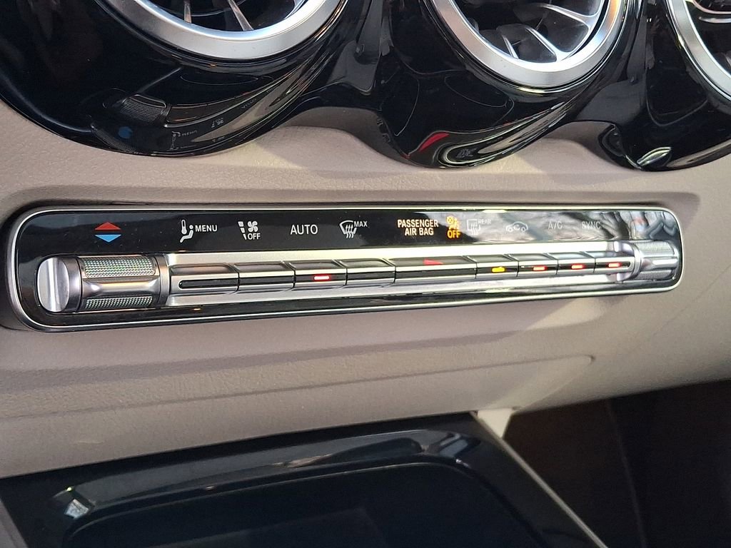 Used 2023 Mercedes-Benz GLB 250 4MATIC image 12