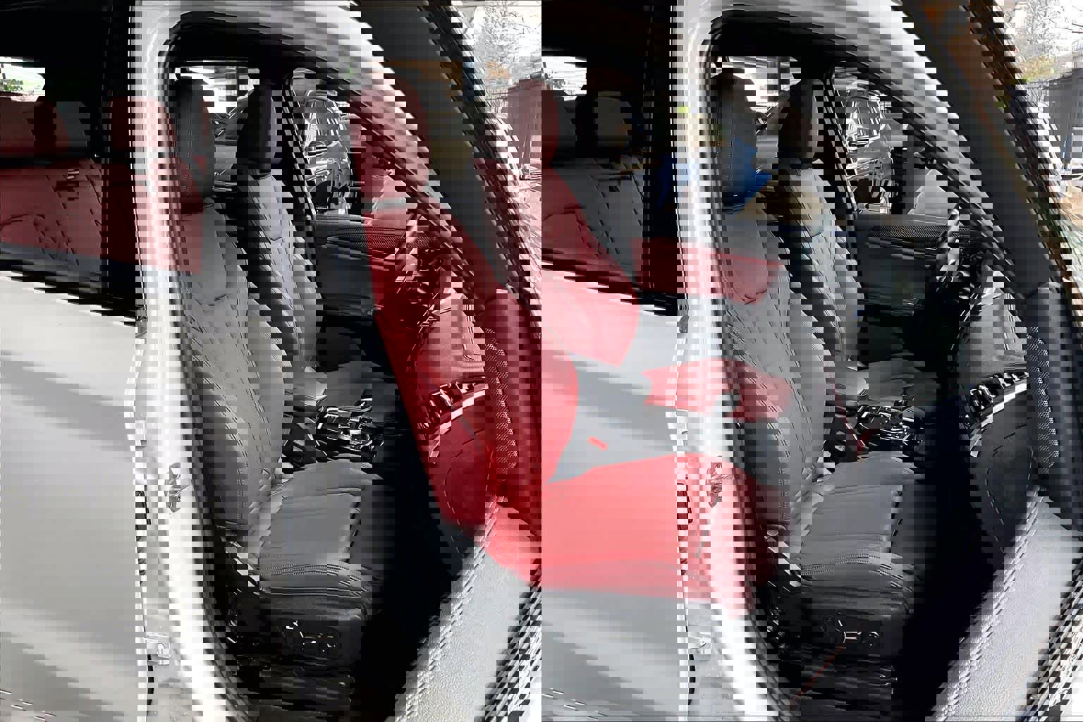 Used 2024 BMW X3 M40i w/ Premium Package image 8