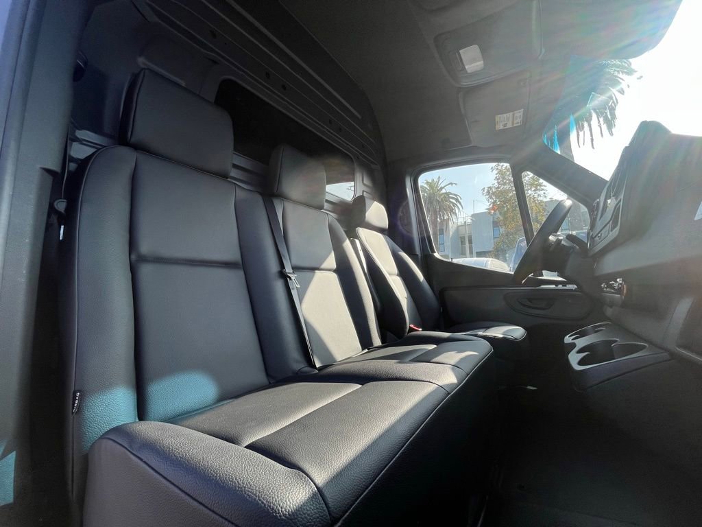 Used 2024 Mercedes-Benz Sprinter 2500 image 14