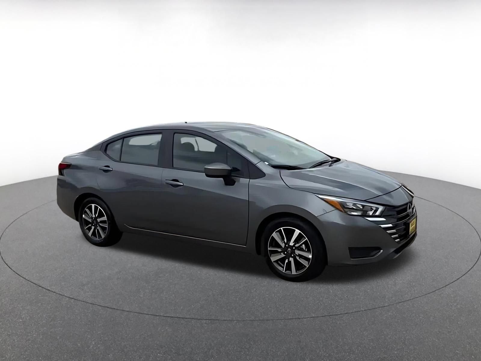 Used 2025 Nissan Versa SV FWD image 2