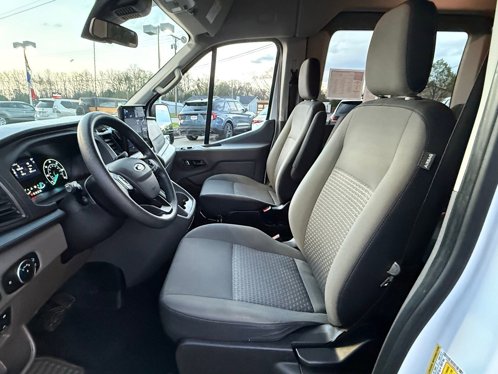 Used 2024 Ford Transit 350 XLT RWD image 31