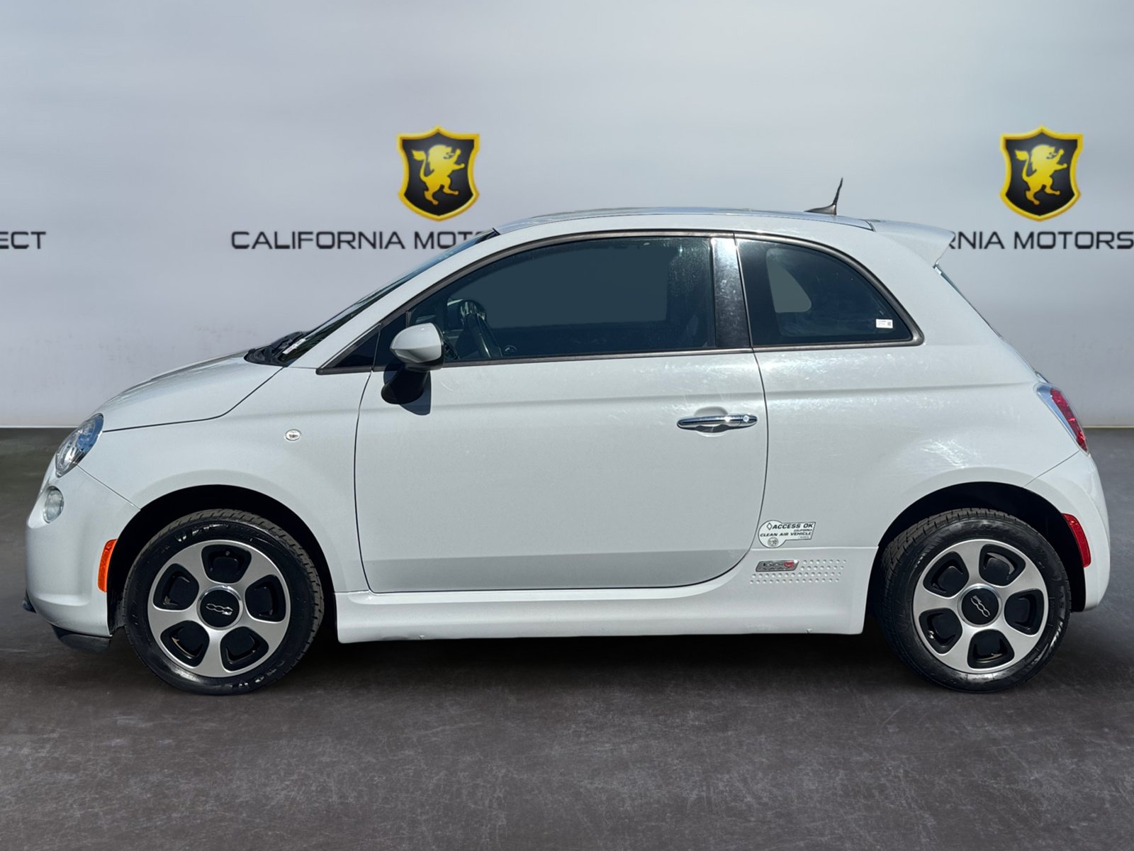 Used 2016 FIAT 500 e FWD image 2