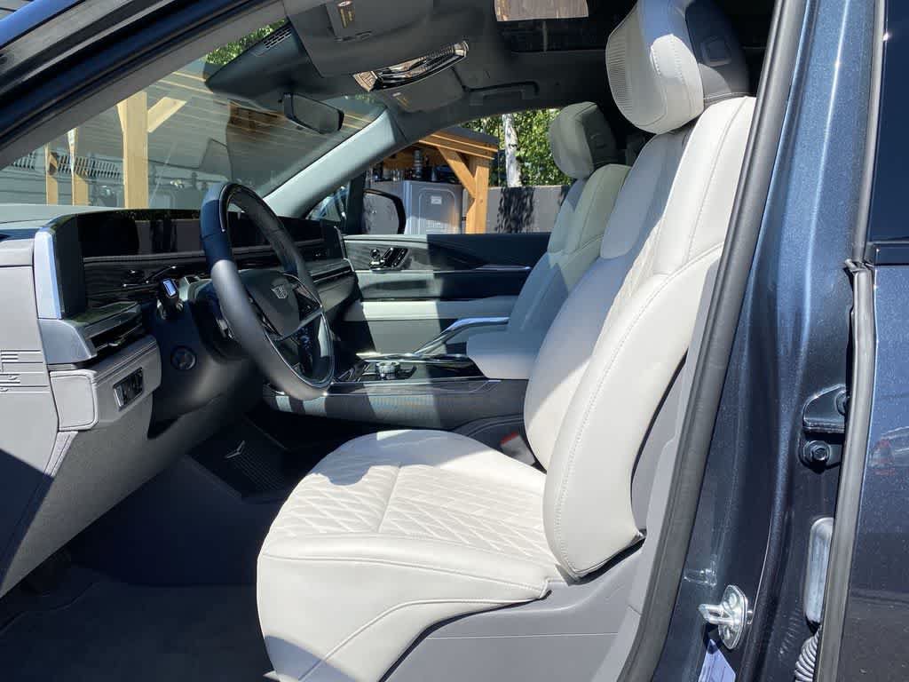 Used 2025 Cadillac Escalade IQ Luxury 1 w/ Smart Trailering package AWD/4WD image 14