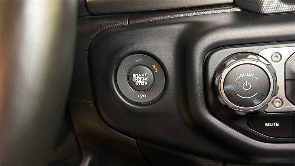 Used 2020 Jeep Gladiator Overland image 34