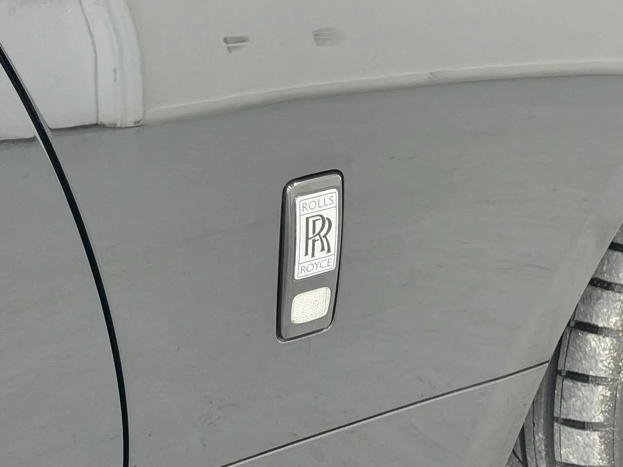 Used 2017 Rolls-Royce Dawn RWD image 48