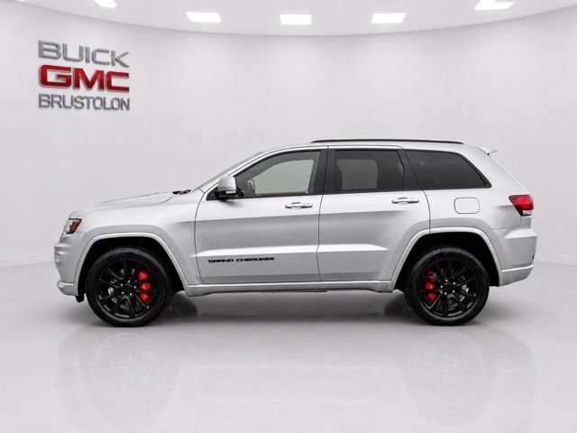 Used 2018 Jeep Grand Cherokee Altitude AWD/4WD image 5