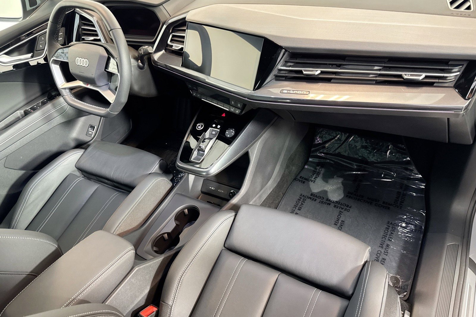 Used 2025 Audi Q4 e-tron Premium Plus w/ Premium Plus image 28