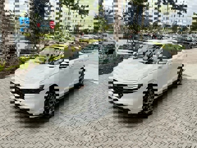 Used 2023 Honda Accord EX image 3