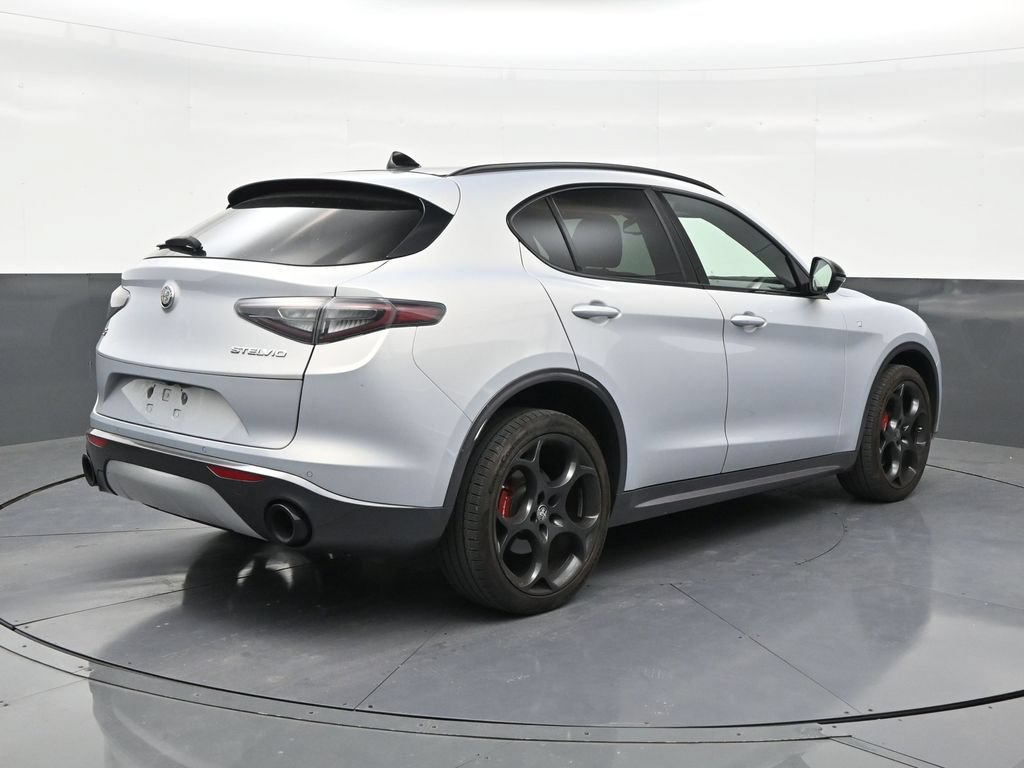 Used 2024 Alfa Romeo Stelvio Ti w/ Performance Driving Package AWD/4WD image 5