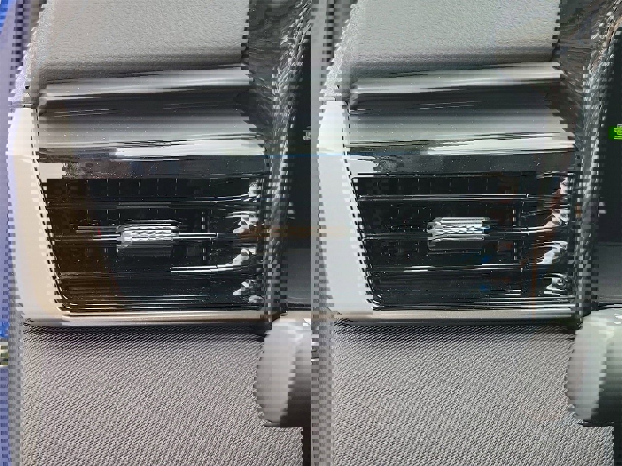 Used 2025 Toyota Camry LE image 33