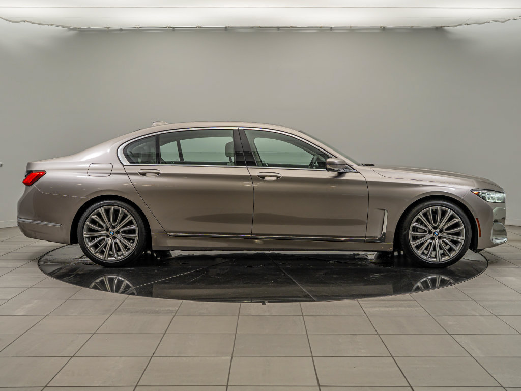 Used 2022 BMW 750i xDrive AWD/4WD image 4