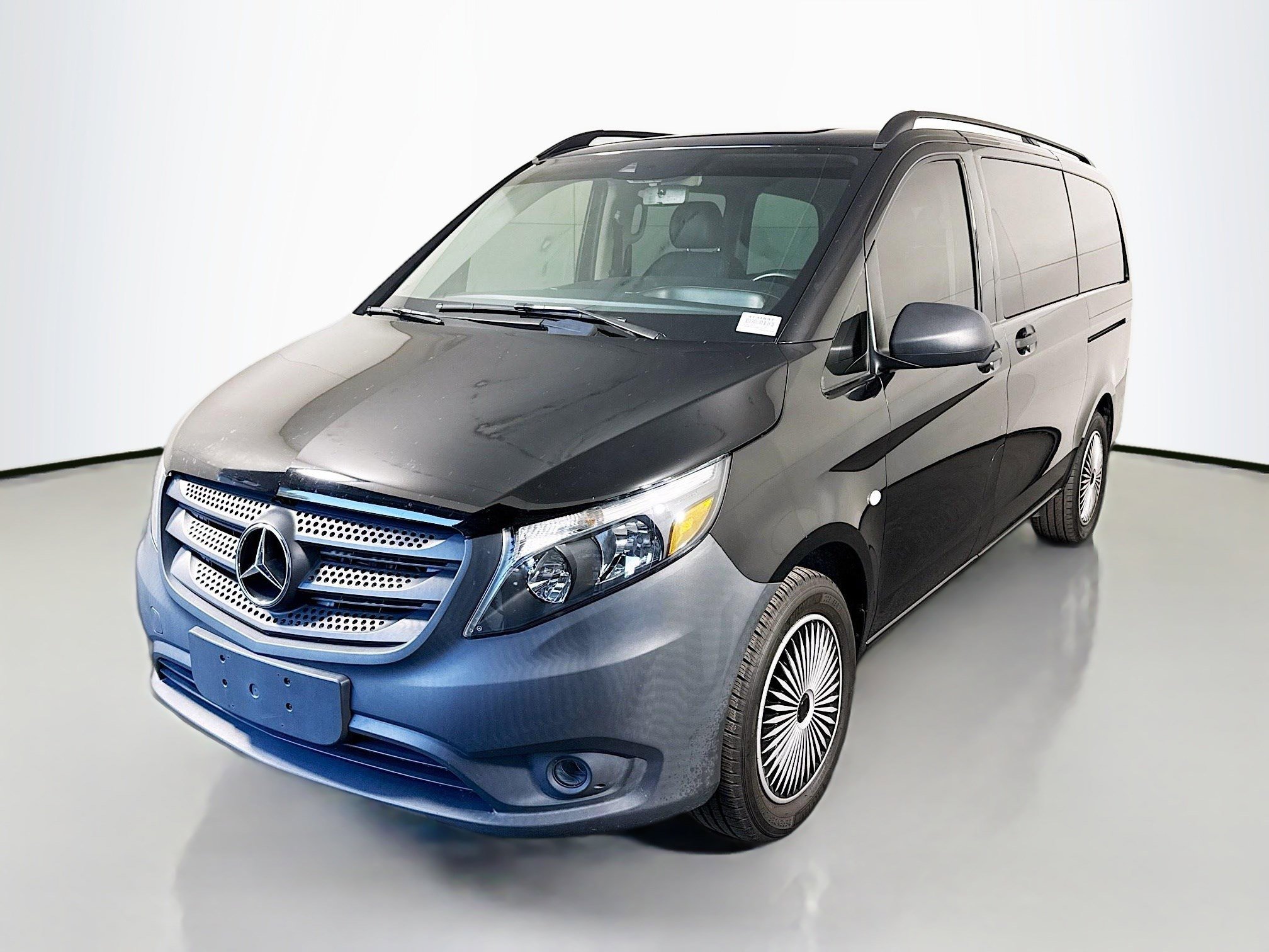 Used 2020 Mercedes-Benz Metris Passenger w/ Premium Safety Package image 4