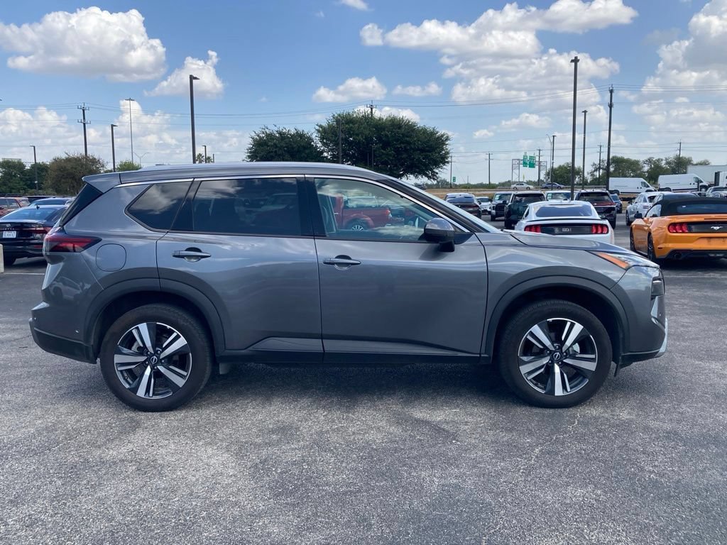 Used 2026 Nissan Rogue SL AWD/4WD image 4