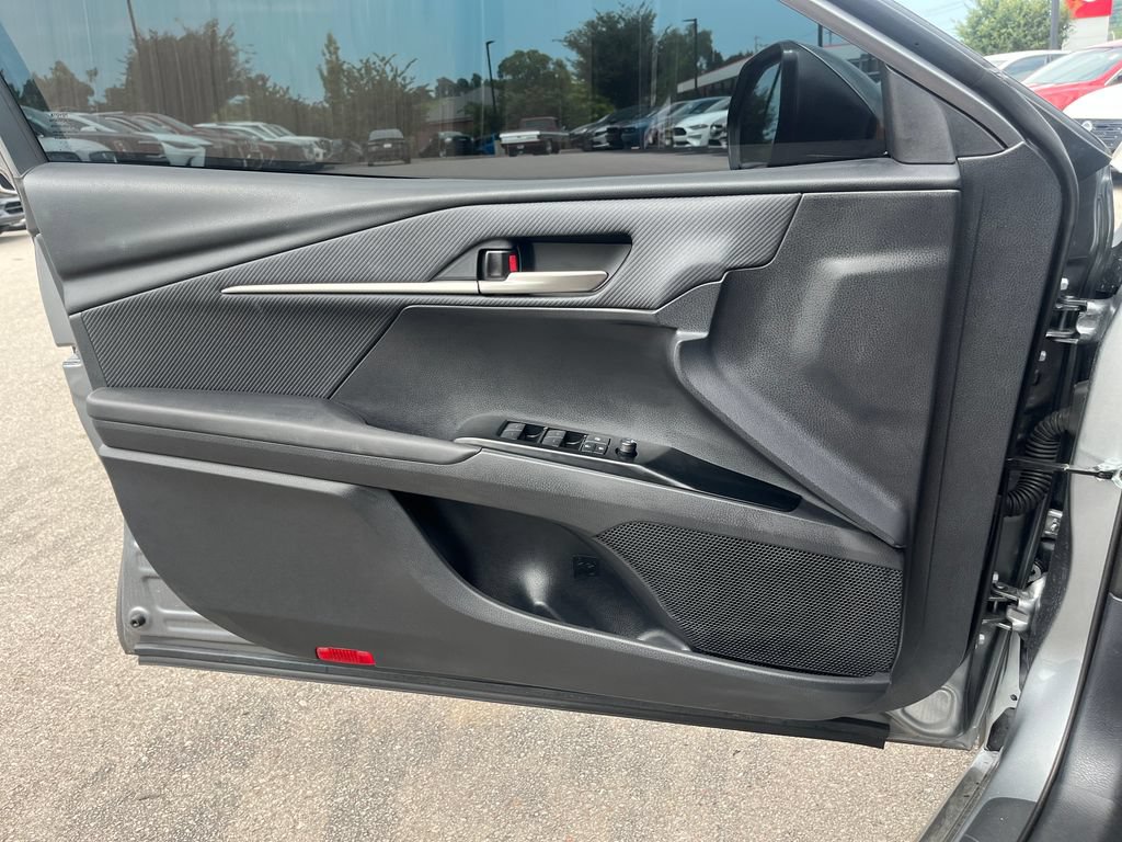 Used 2026 Toyota Camry SE FWD image 10