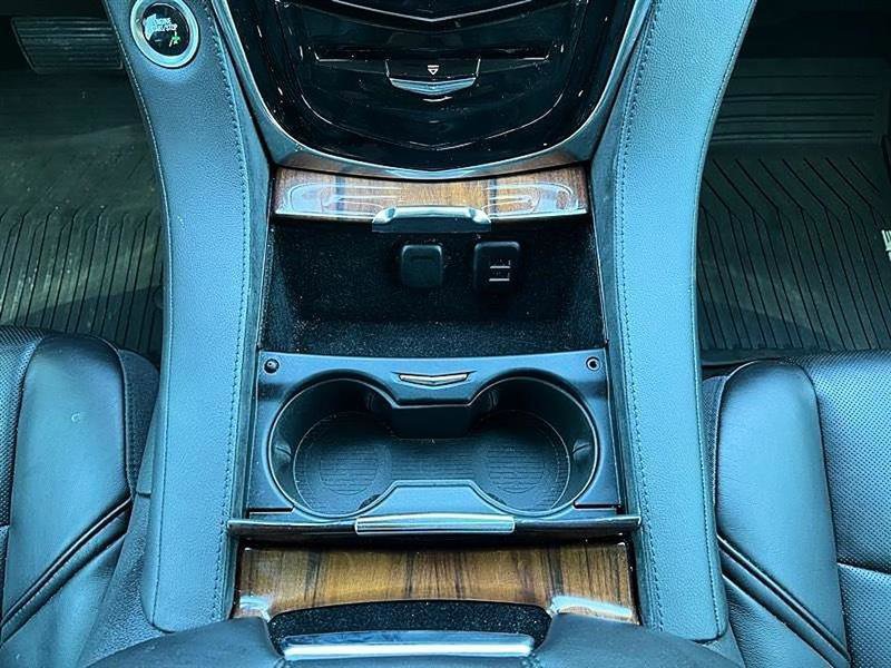 Used 2015 Cadillac Escalade Luxury RWD image 38