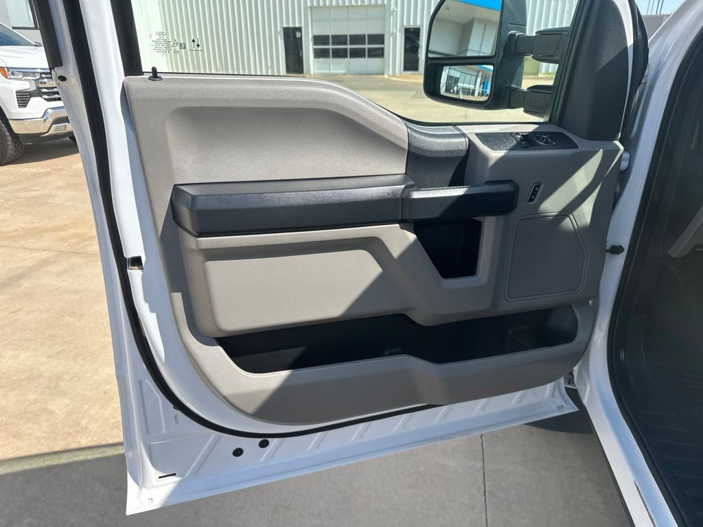 Used 2022 Ford F250 XL w/ Power Equipment Group AWD/4WD image 7